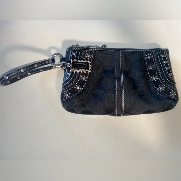 COACH BLACK "C" LOGO WRISTLET WALLET W/ HANGTAG black Strap - Picture 1 of 2
